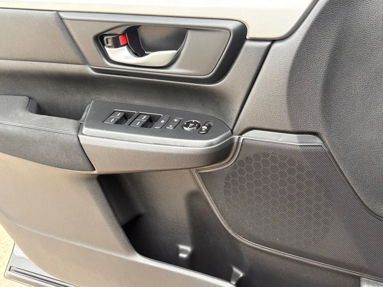 Used 2020 Honda CR-V LX image 26