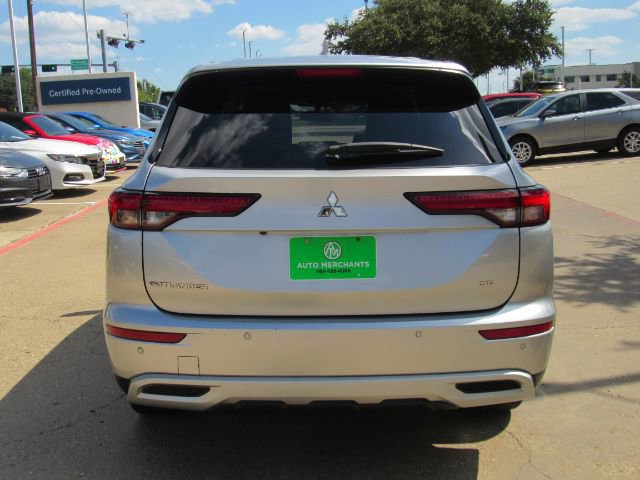 Used 2023 Mitsubishi Outlander SE image 8