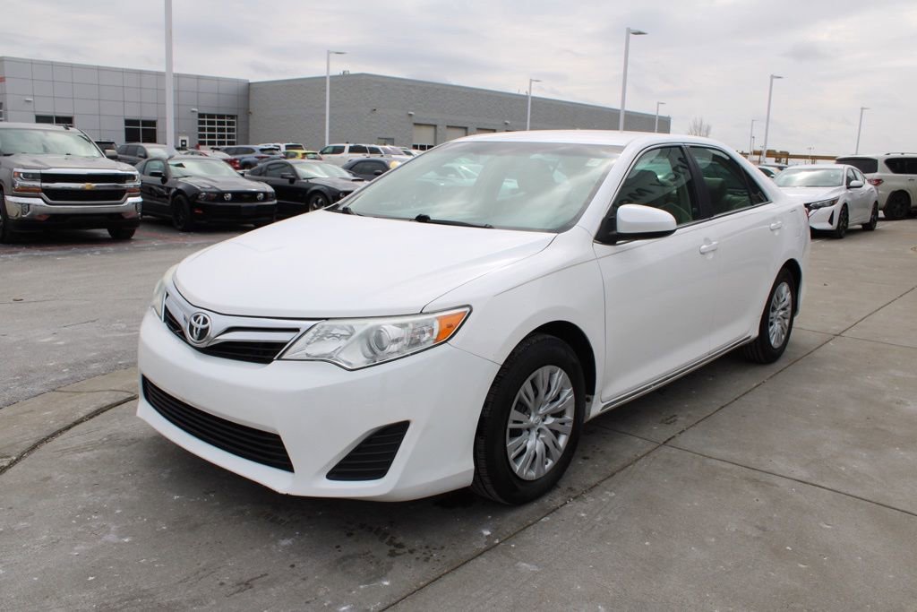 Used 2012 Toyota Camry LE image 3