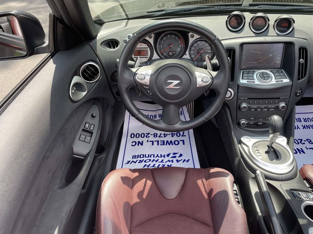 Used 2010 Nissan 370Z Touring w/ Sport Pkg RWD image 14
