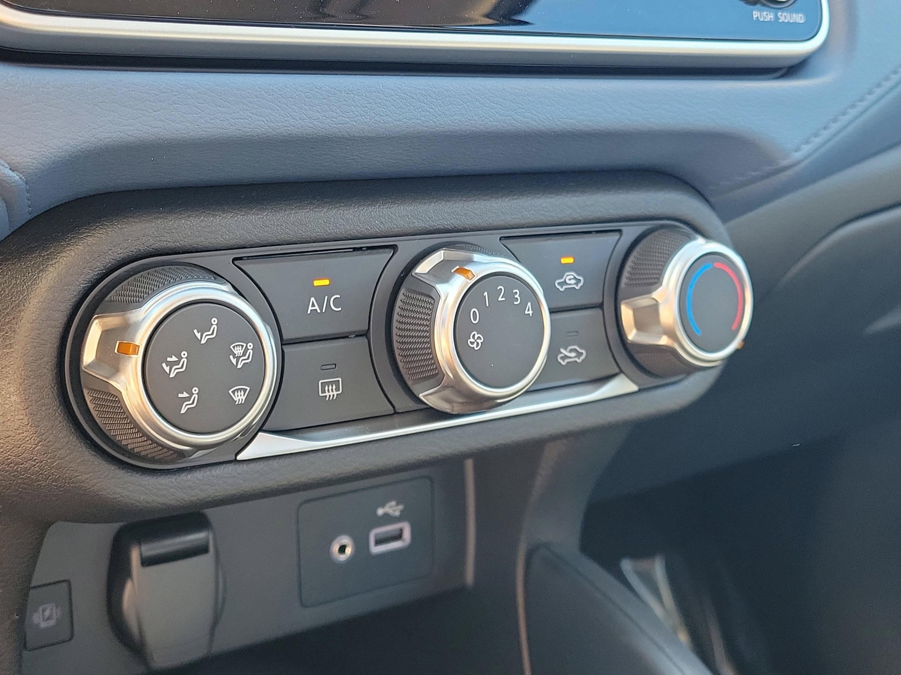 New 2025 Nissan Versa SV w/ Trunk Package FWD image 27