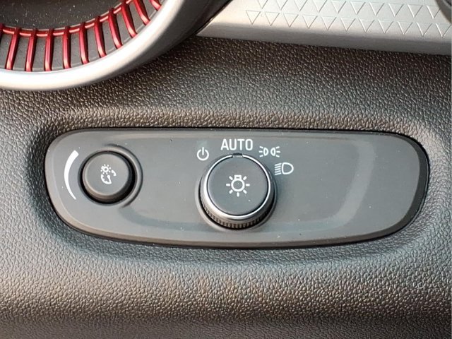 Used 2024 Chevrolet Trax RS FWD image 17