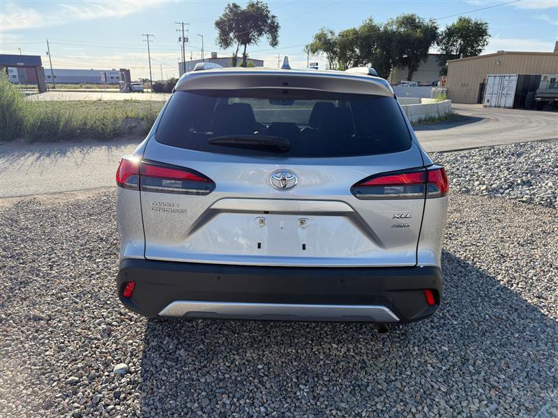 Used 2022 Toyota Corolla Cross XLE image 4