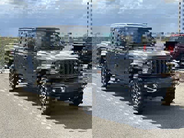 Used 2025 Jeep Gladiator Sport image 30