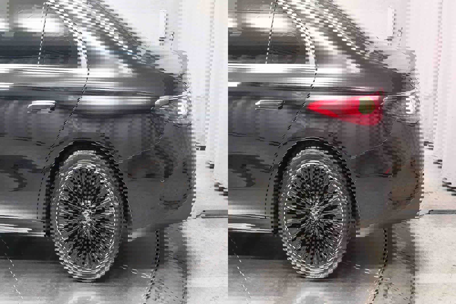 Used 2025 Mercedes-Benz E 350 Sedan image 8