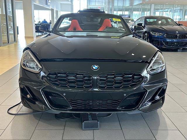 New 2026 BMW Z4 M40i w/ Premium Package image 2