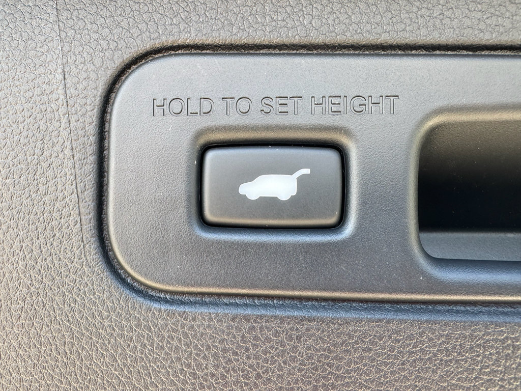 Used 2025 Honda Pilot TrailSport image 28
