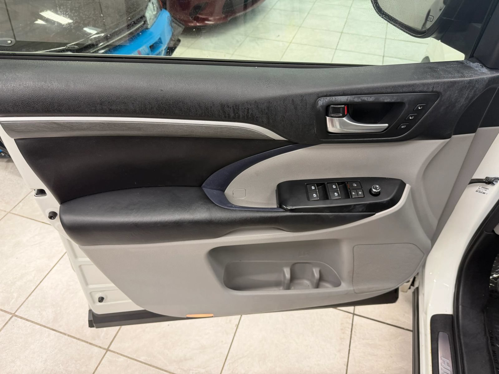 Used 2018 Toyota Highlander Limited Platinum AWD/4WD image 13