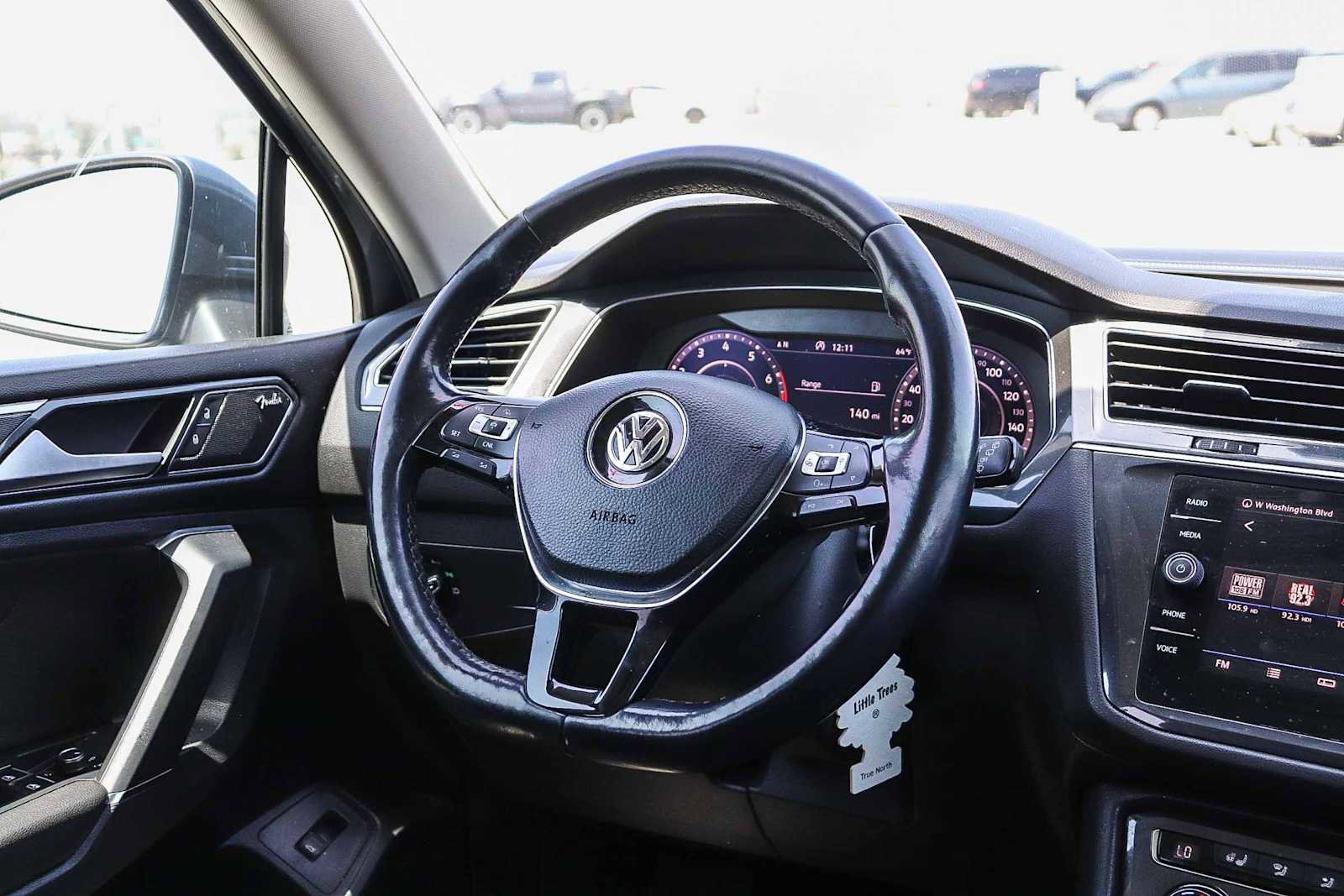 Used 2018 Volkswagen Tiguan SEL Premium FWD image 14