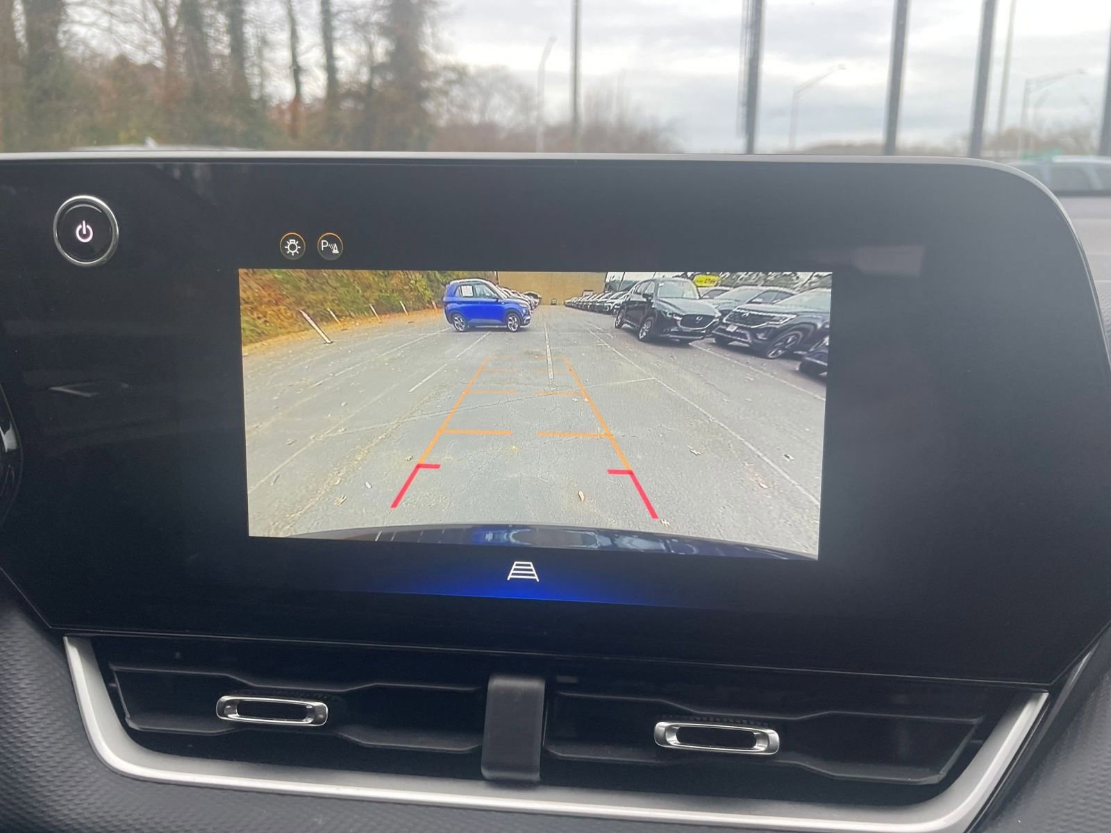 Used 2025 Chevrolet Equinox LT image 17