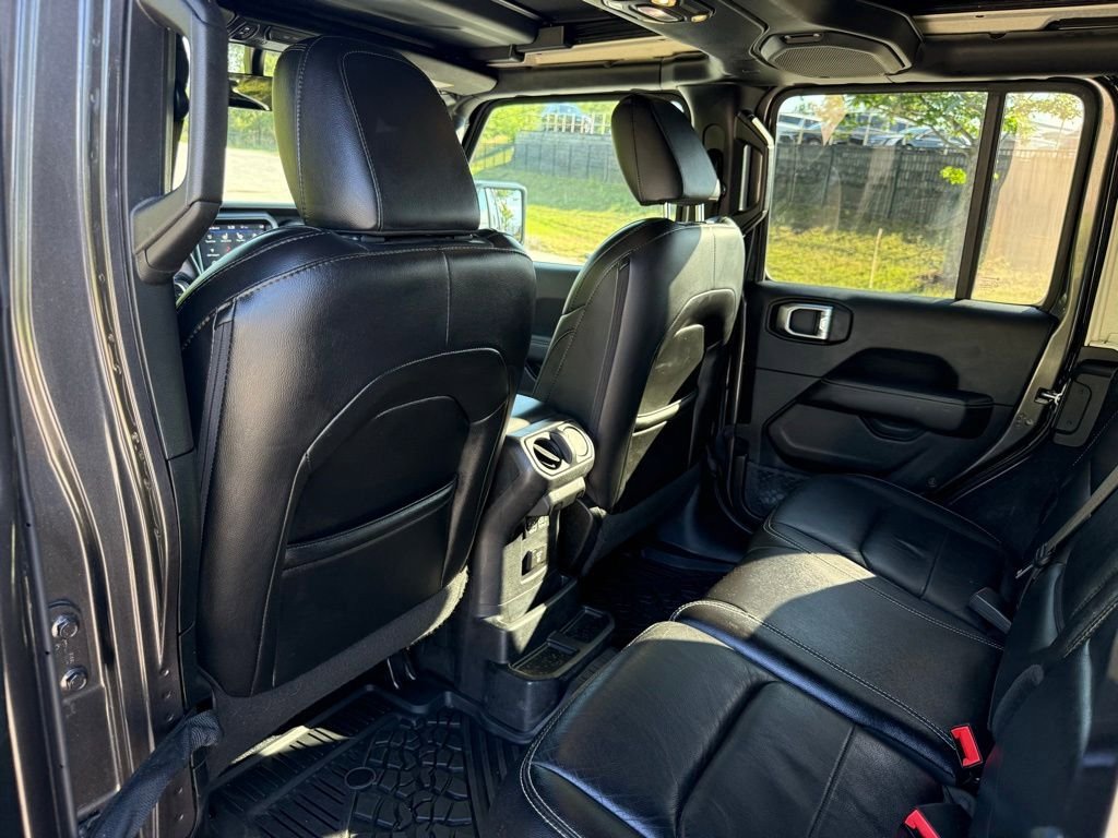 Used 2019 Jeep Wrangler Unlimited Sahara AWD/4WD image 25