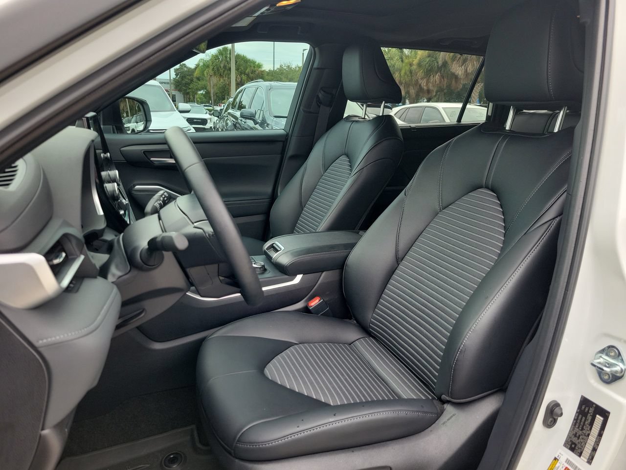 Used 2026 Toyota Highlander XSE AWD/4WD image 17