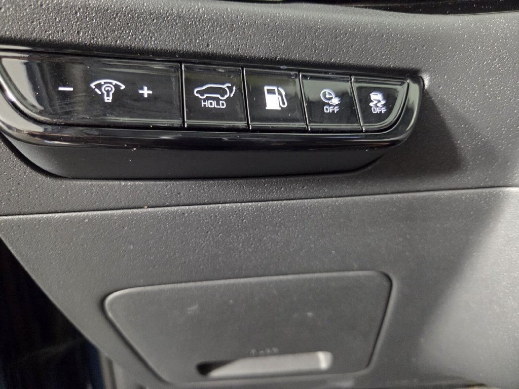 Used 2023 Kia Niro SX Touring FWD image 19