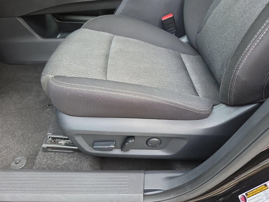 Certified 2025 Nissan Rogue SV FWD image 19
