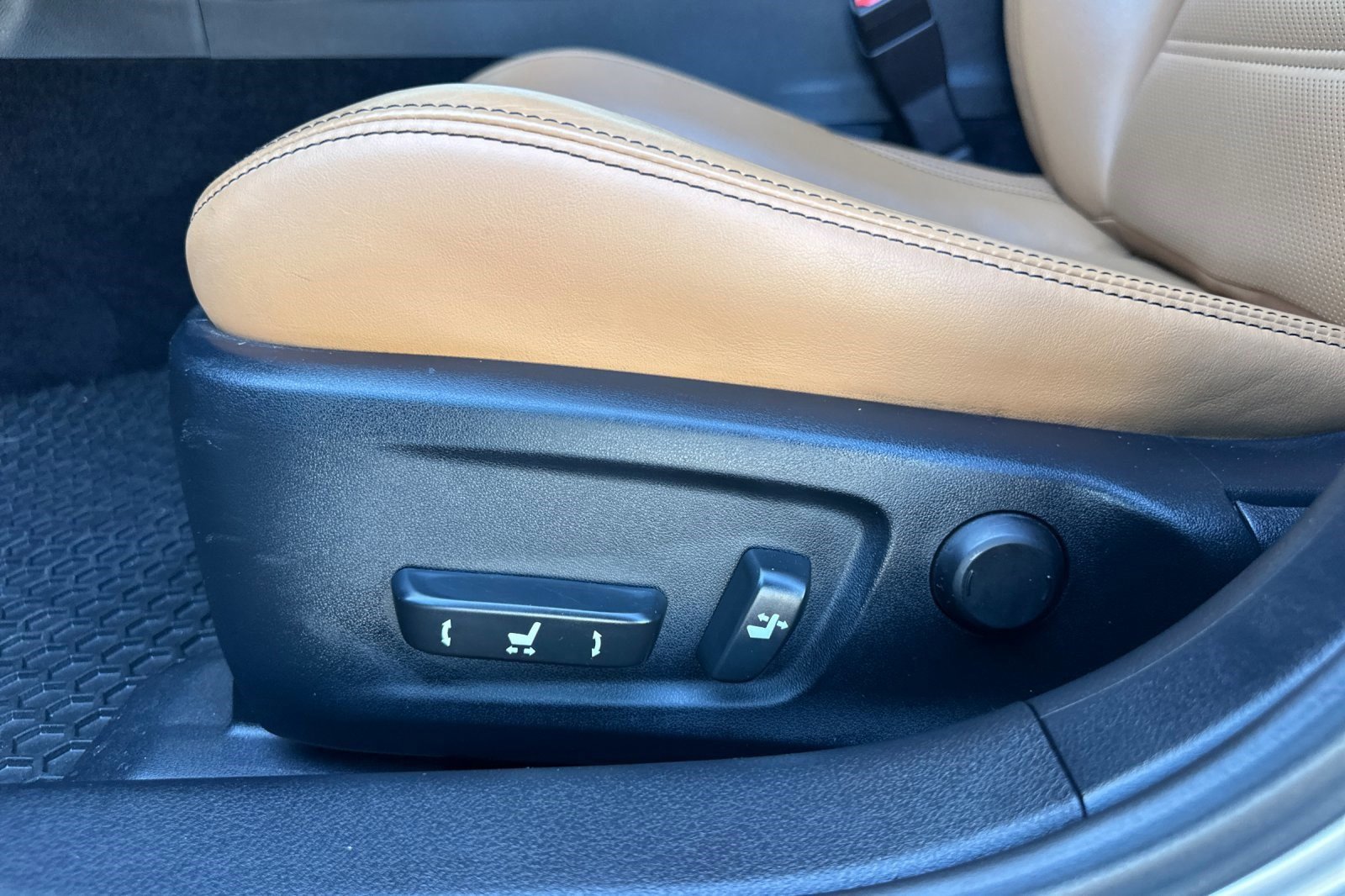 Used 2014 Lexus IS 350 w/ Luxury Package w/Brown Wood image 13