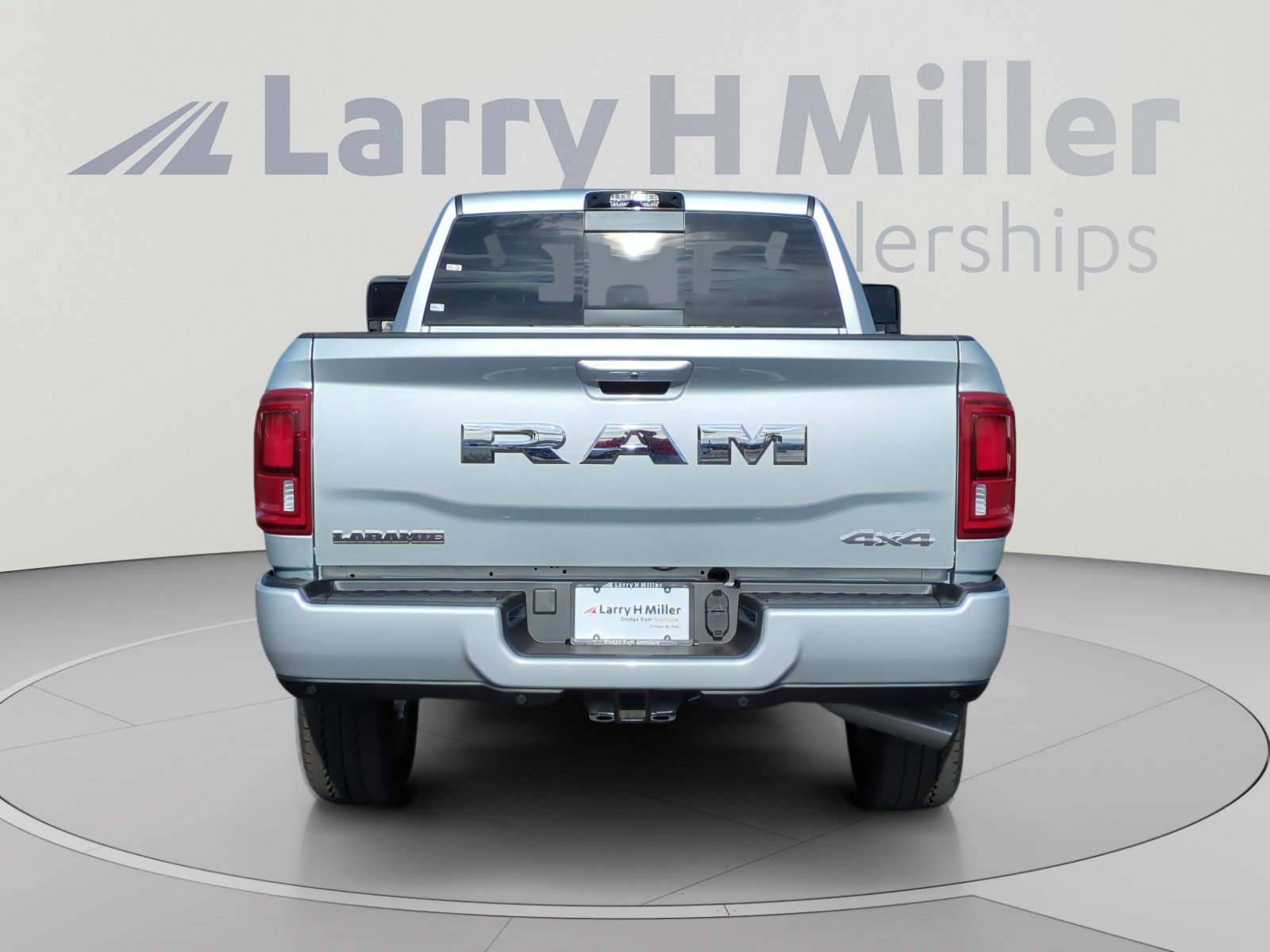 New 2026 RAM 2500 Laramie w/ Sport Appearance Package AWD/4WD image 4
