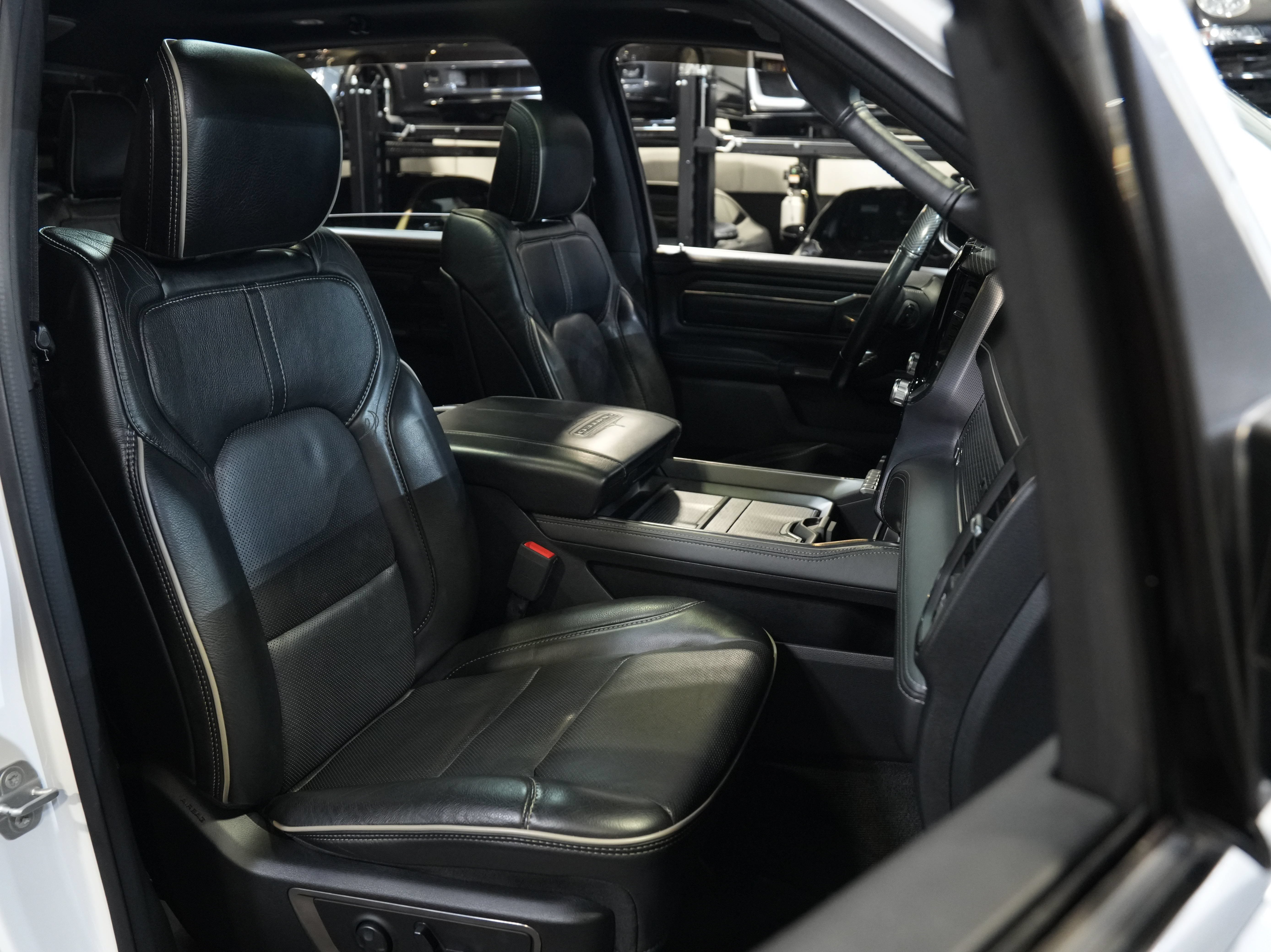 Used 2020 RAM 1500 Limited AWD/4WD image 34