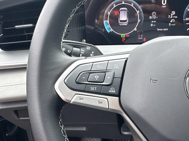New 2026 Volkswagen Tiguan SE FWD image 8