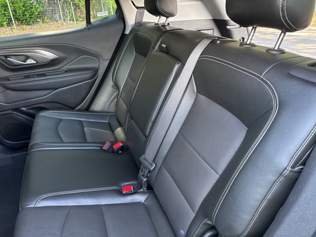 Used 2024 GMC Terrain SLT image 25