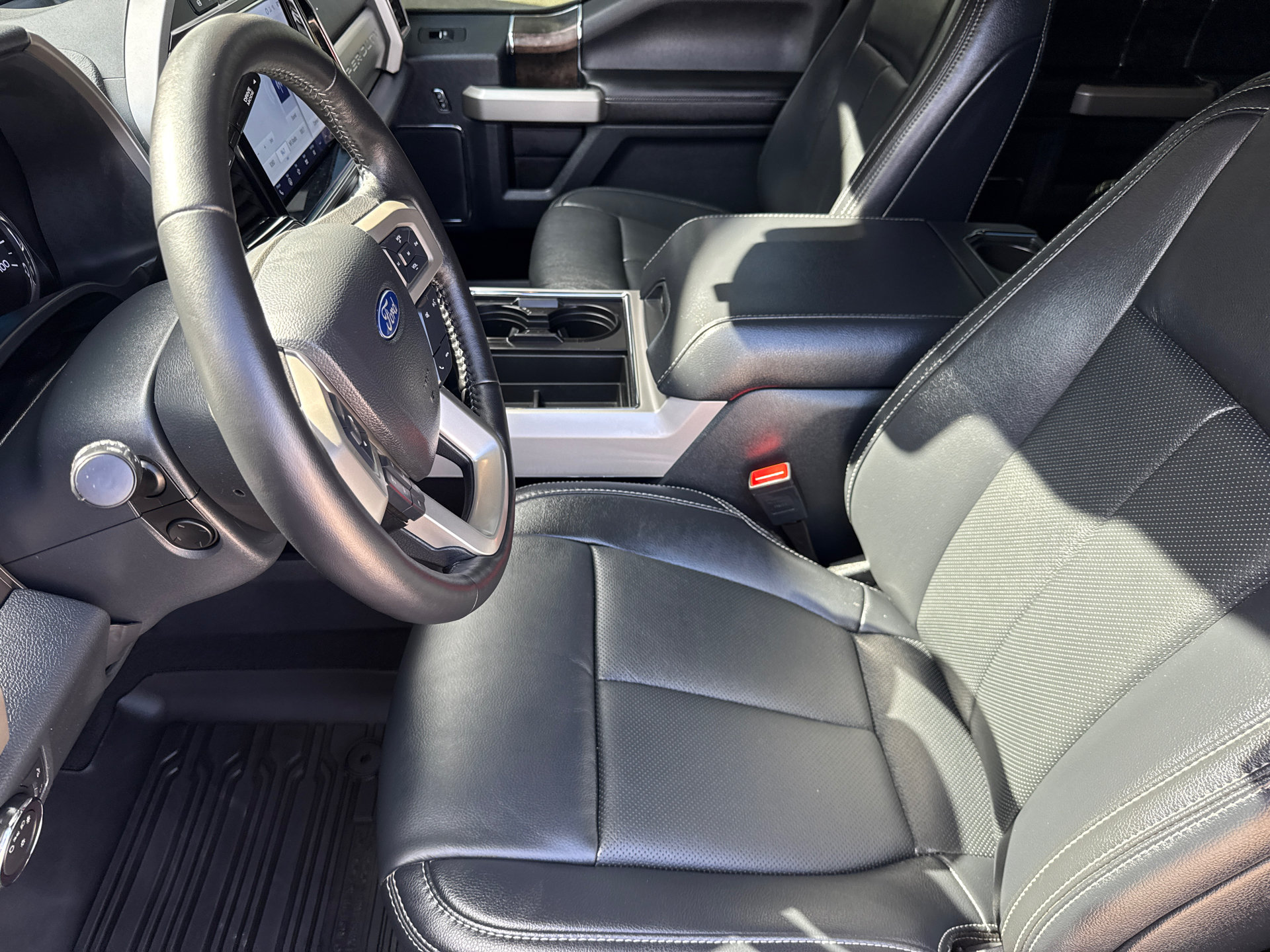 Used 2022 Ford F350 Lariat w/ Lariat Ultimate Package AWD/4WD image 19
