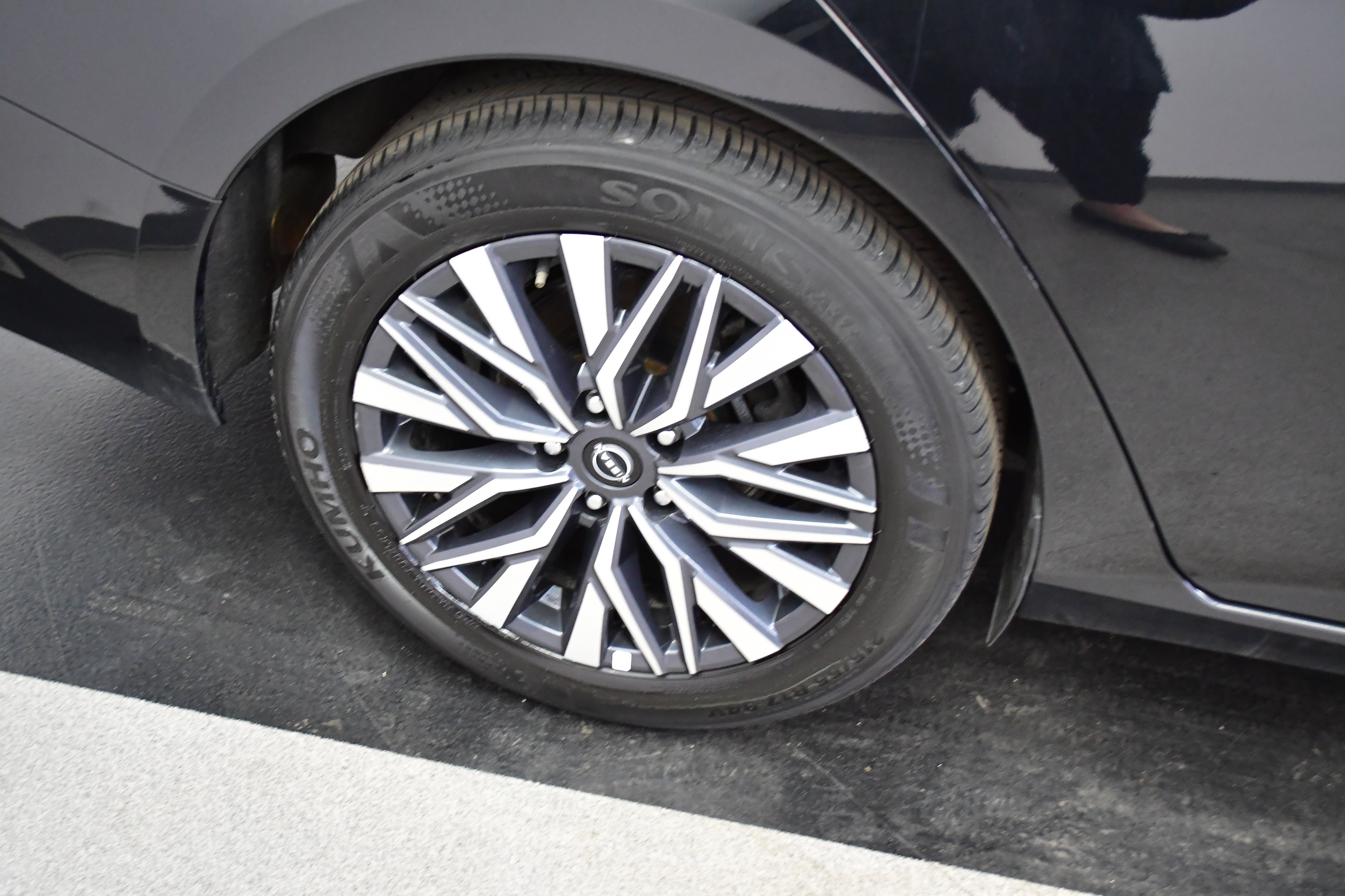Used 2025 Nissan Altima 2.5 SV FWD image 36
