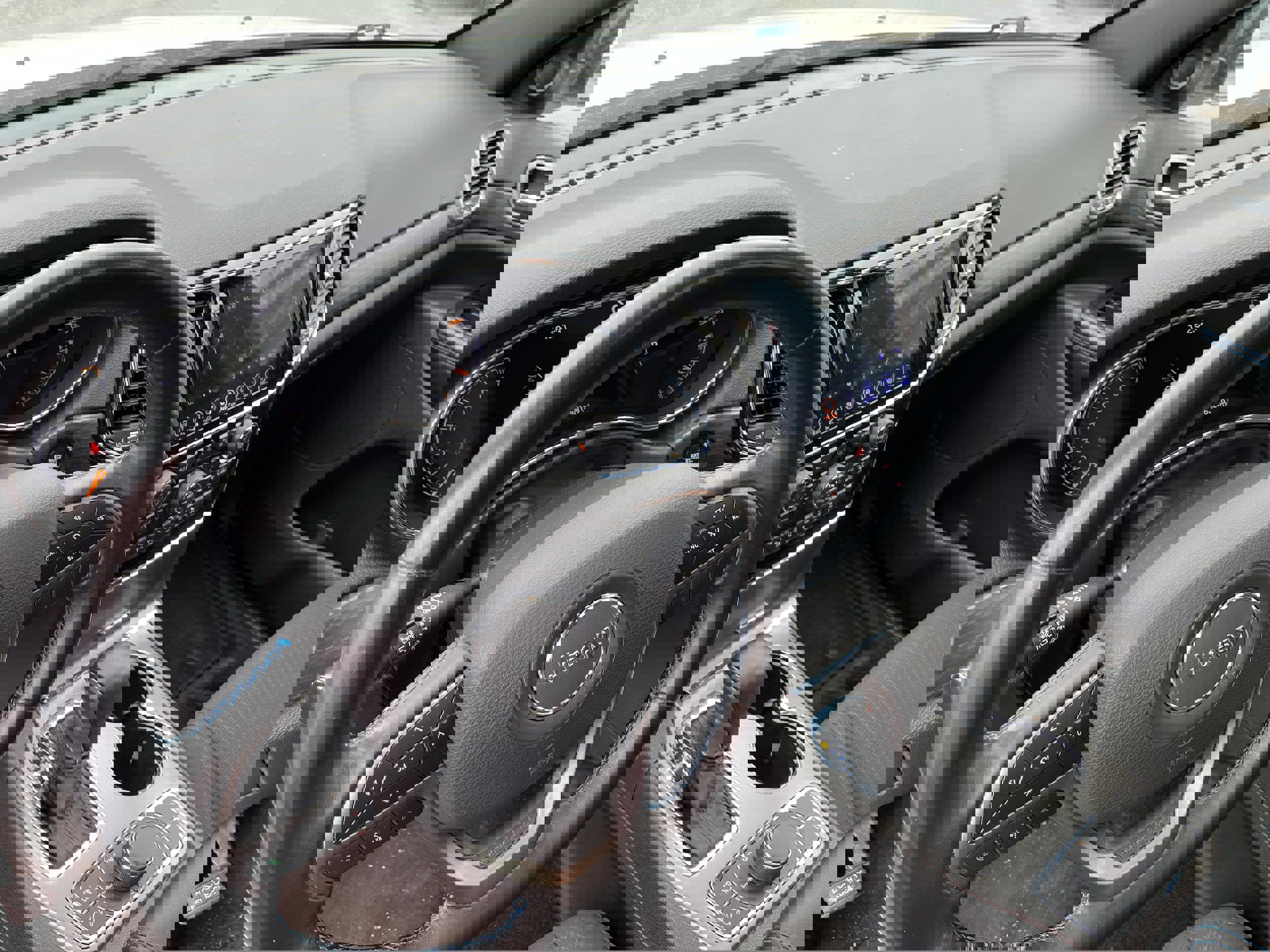 Used 2019 Jeep Grand Cherokee Laredo image 8