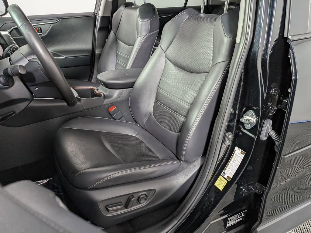 Used 2024 Toyota RAV4 Limited w/ Advanced Technology Package image 18