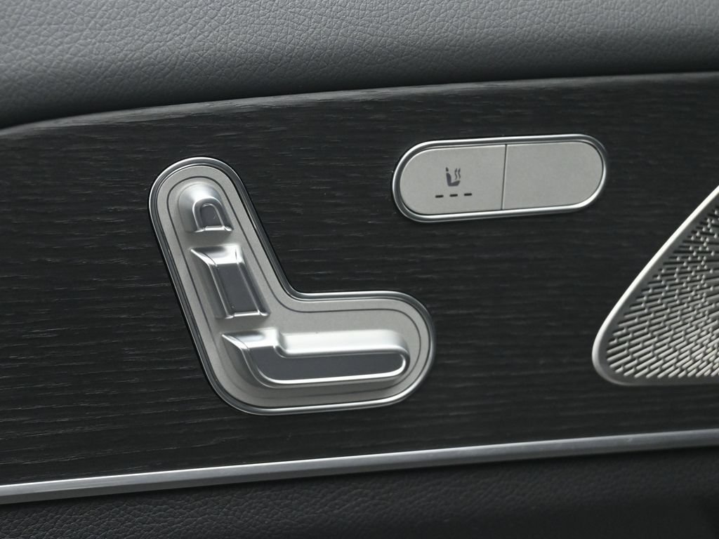 Used 2022 Mercedes-Benz GLS 450 4MATIC image 18