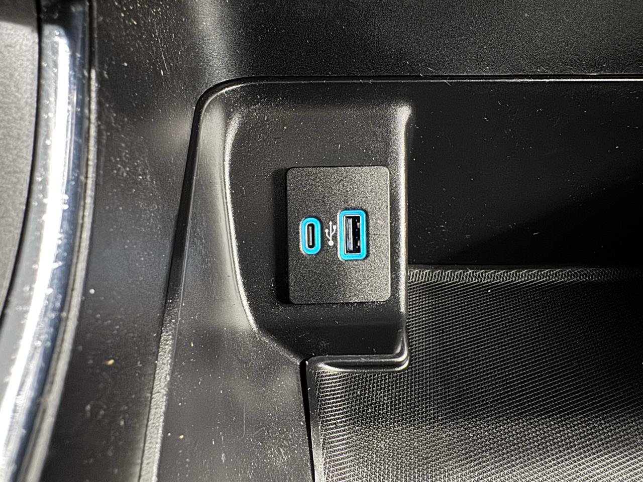 Used 2022 Ford F150 Lightning Pro AWD/4WD image 42