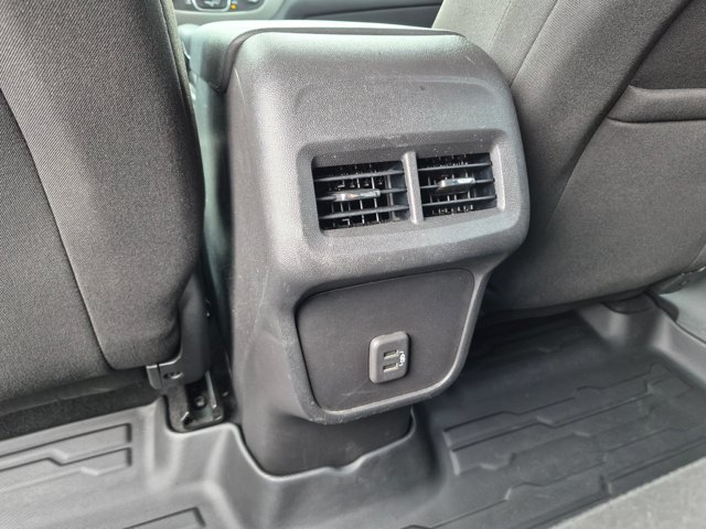 Used 2023 Chevrolet Equinox LS FWD image 16
