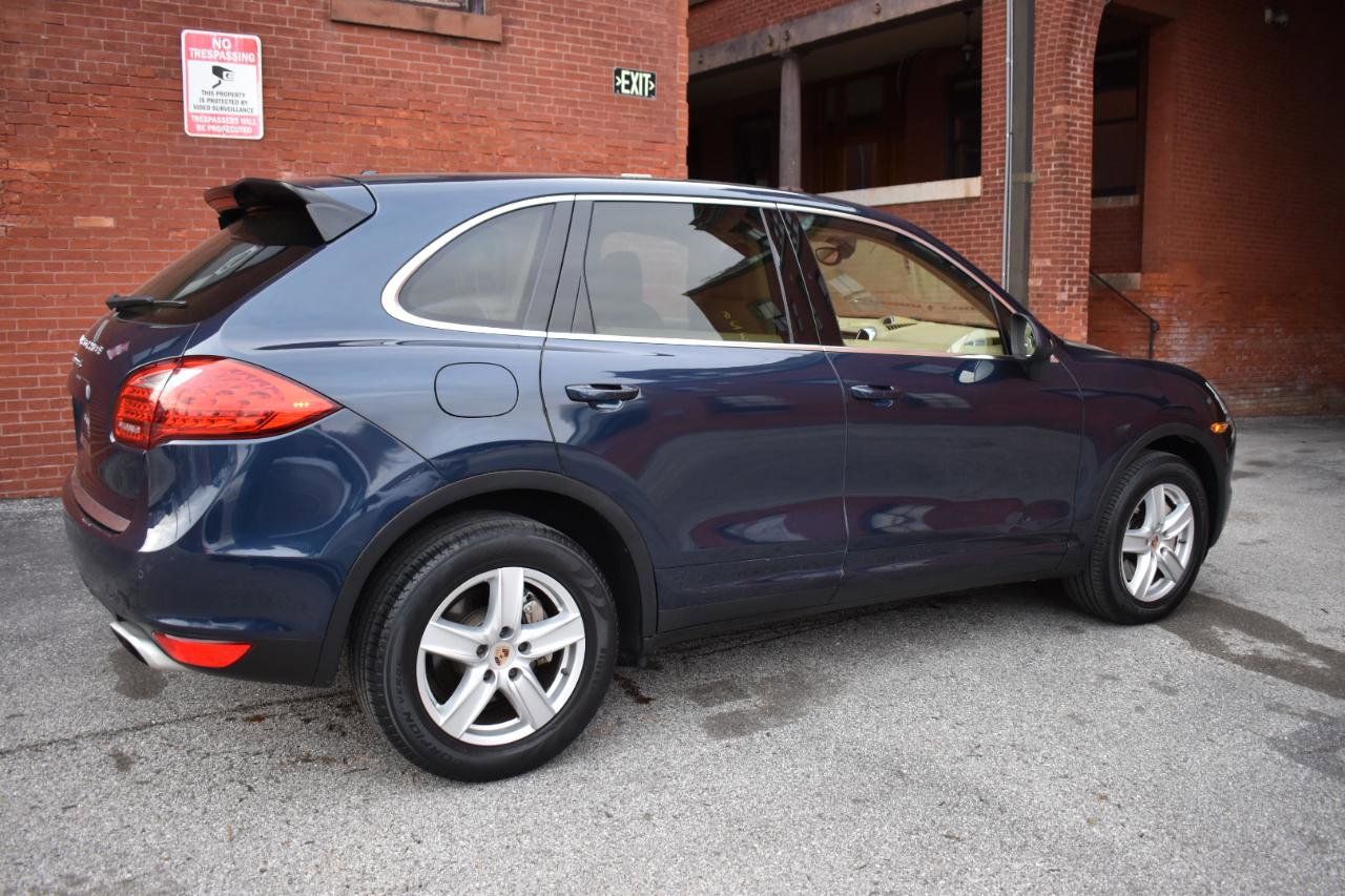 Used 2014 Porsche Cayenne S AWD/4WD image 2