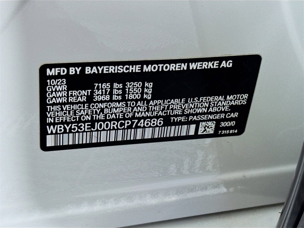 Used 2024 BMW i7 xDrive60 image 34