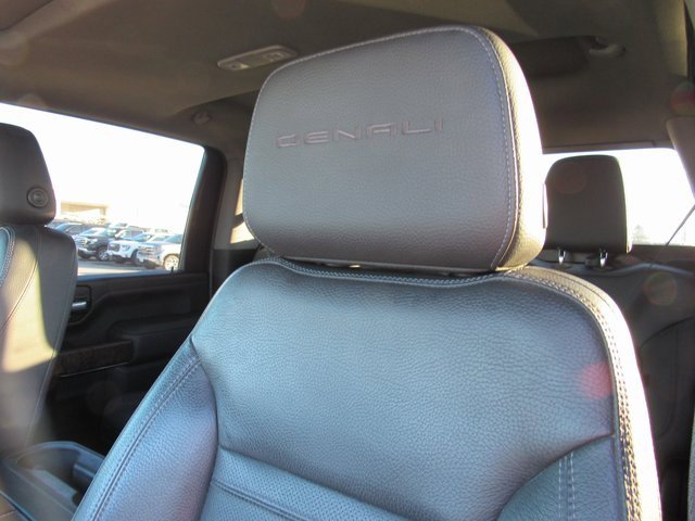 Used 2020 GMC Sierra 2500 Denali w/ Denali Ultimate Package image 15