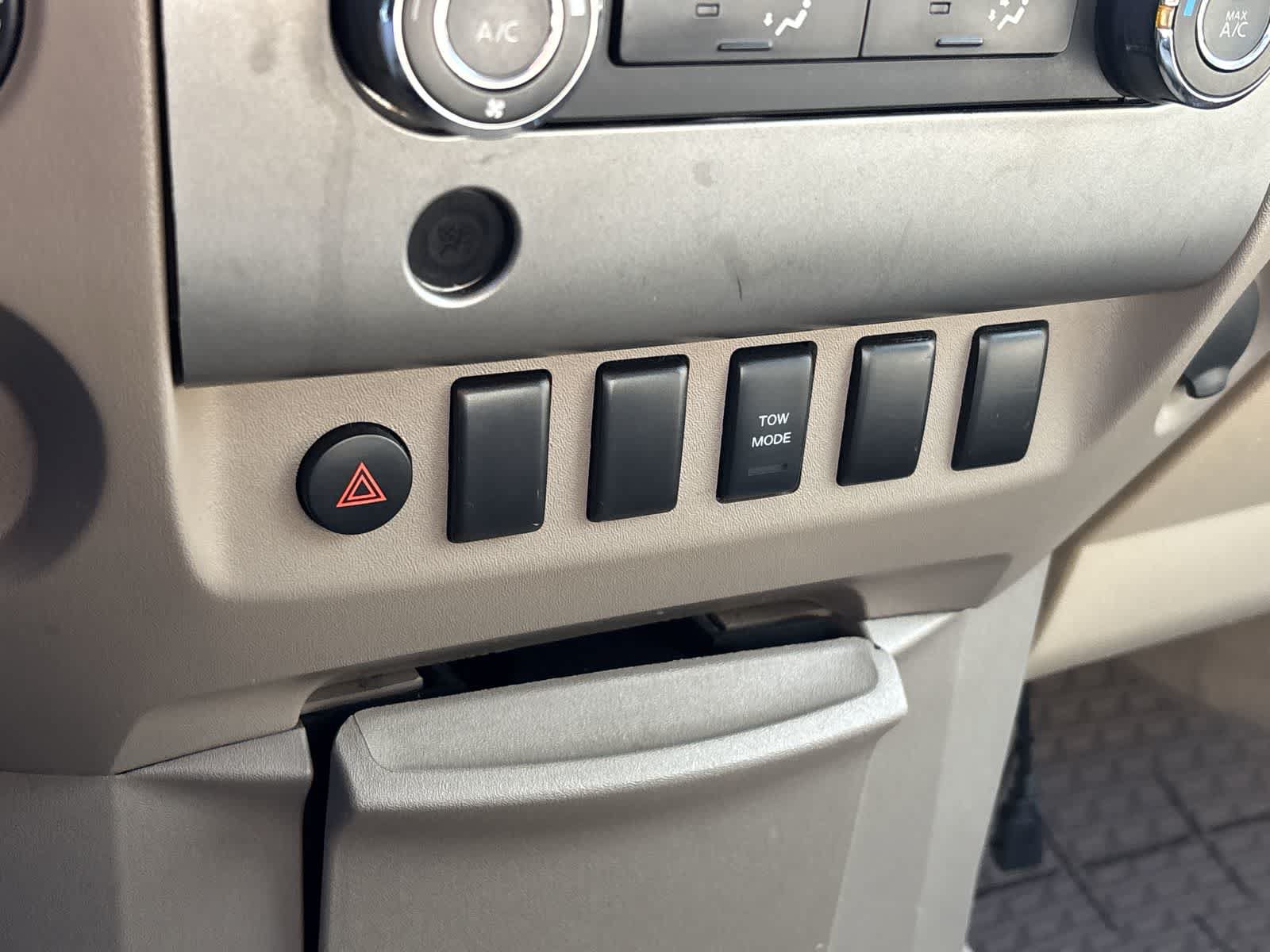 Used 2009 Nissan Titan SE AWD/4WD image 20