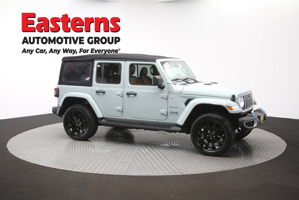 Used 2024 Jeep Wrangler Unlimited Sahara w/ Technology Group AWD/4WD image 49