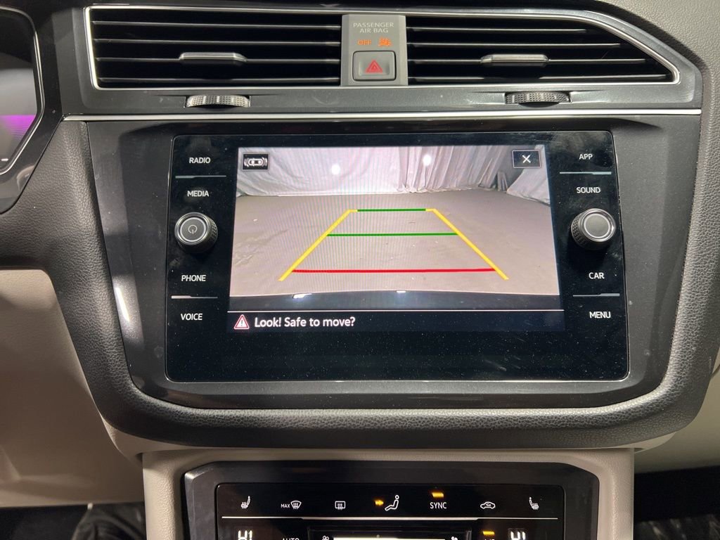 Used 2024 Volkswagen Tiguan SE R-Line image 35