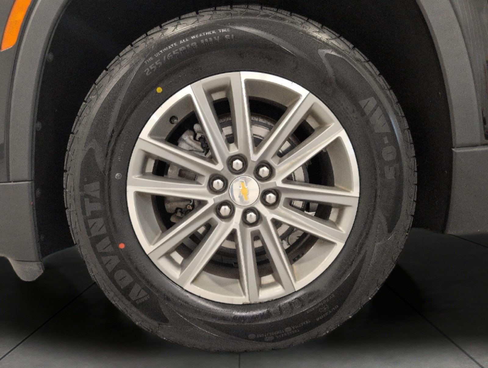 Used 2023 Chevrolet Traverse LT AWD/4WD image 4