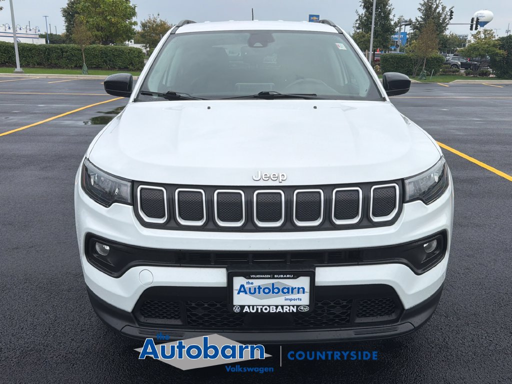 Used 2022 Jeep Compass Latitude w/ Convenience Group AWD/4WD image 2