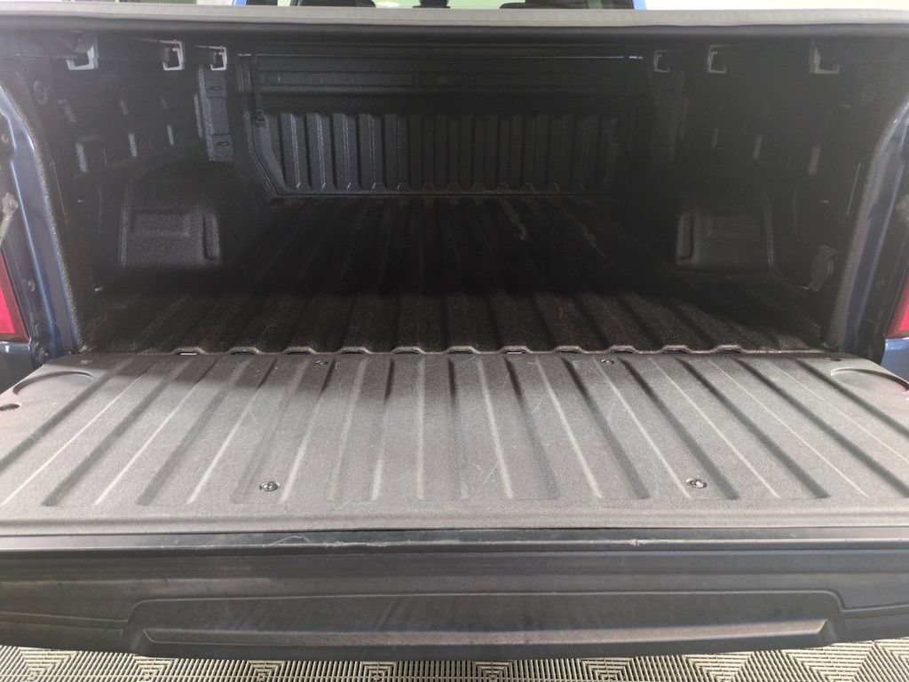 Used 2022 Chevrolet Silverado 1500 LT AWD/4WD image 21