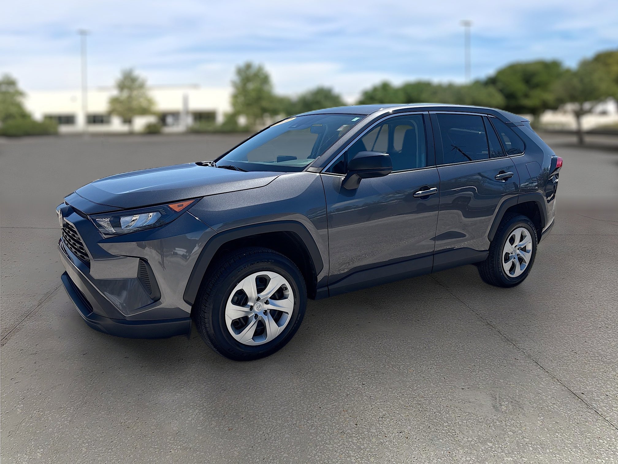 Used 2022 Toyota RAV4 LE image 3