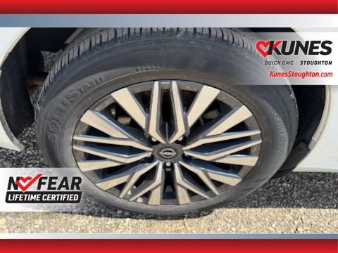 Used 2025 Nissan Altima 2.5 SV FWD image 14
