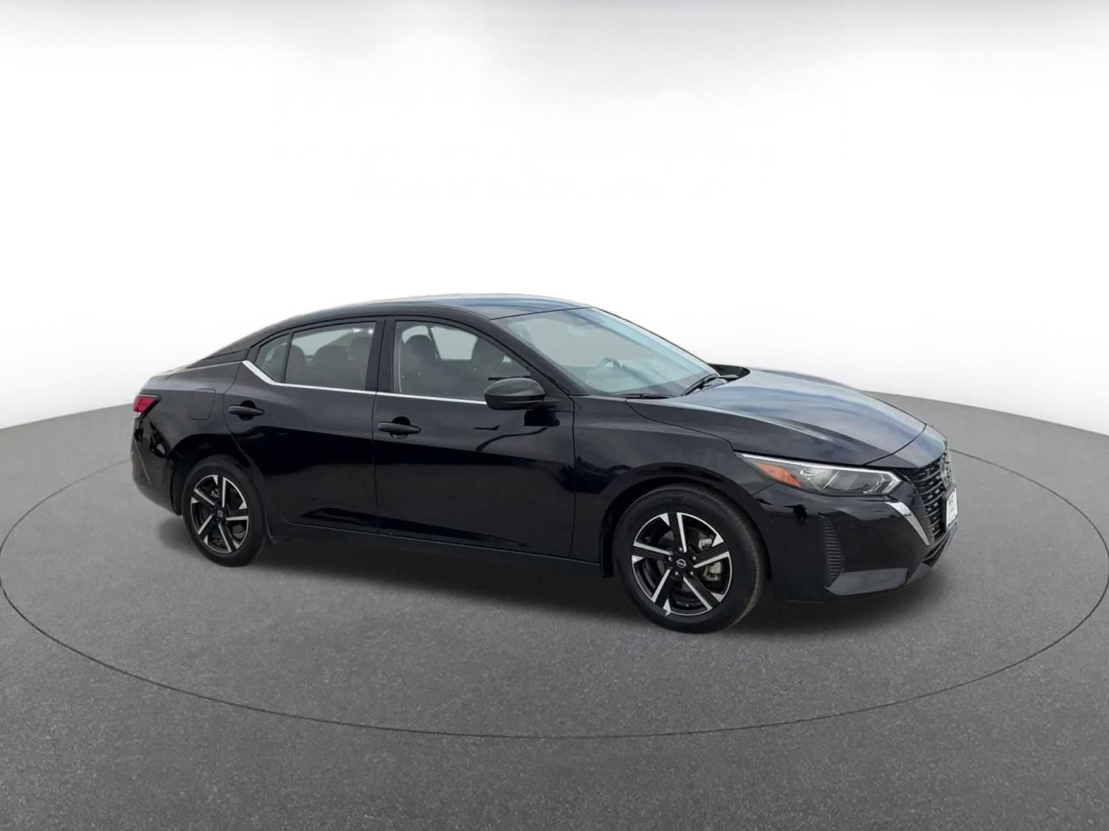 Used 2025 Nissan Sentra SV FWD image 2