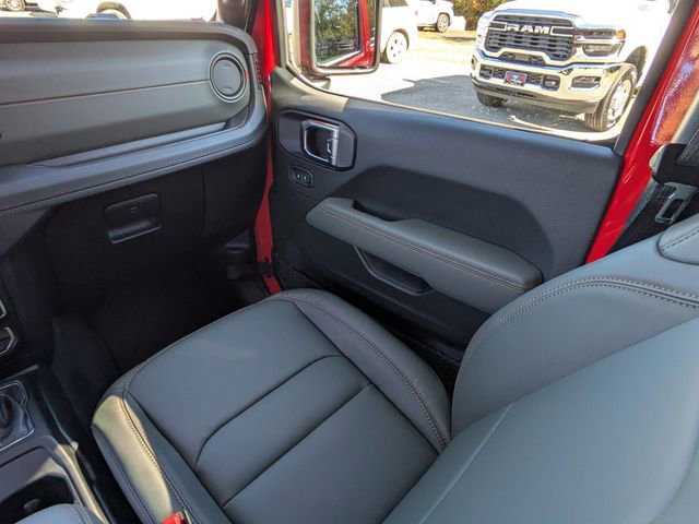 New 2026 Jeep Gladiator Mojave w/ Technology Group image 19