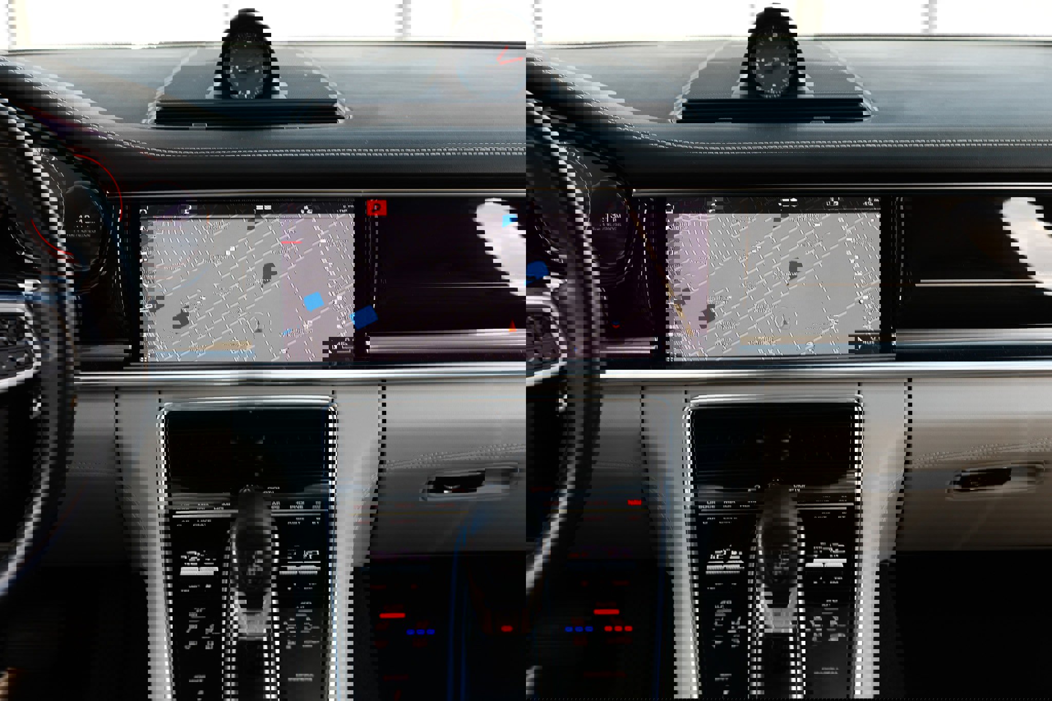 Used 2020 Porsche Panamera image 43