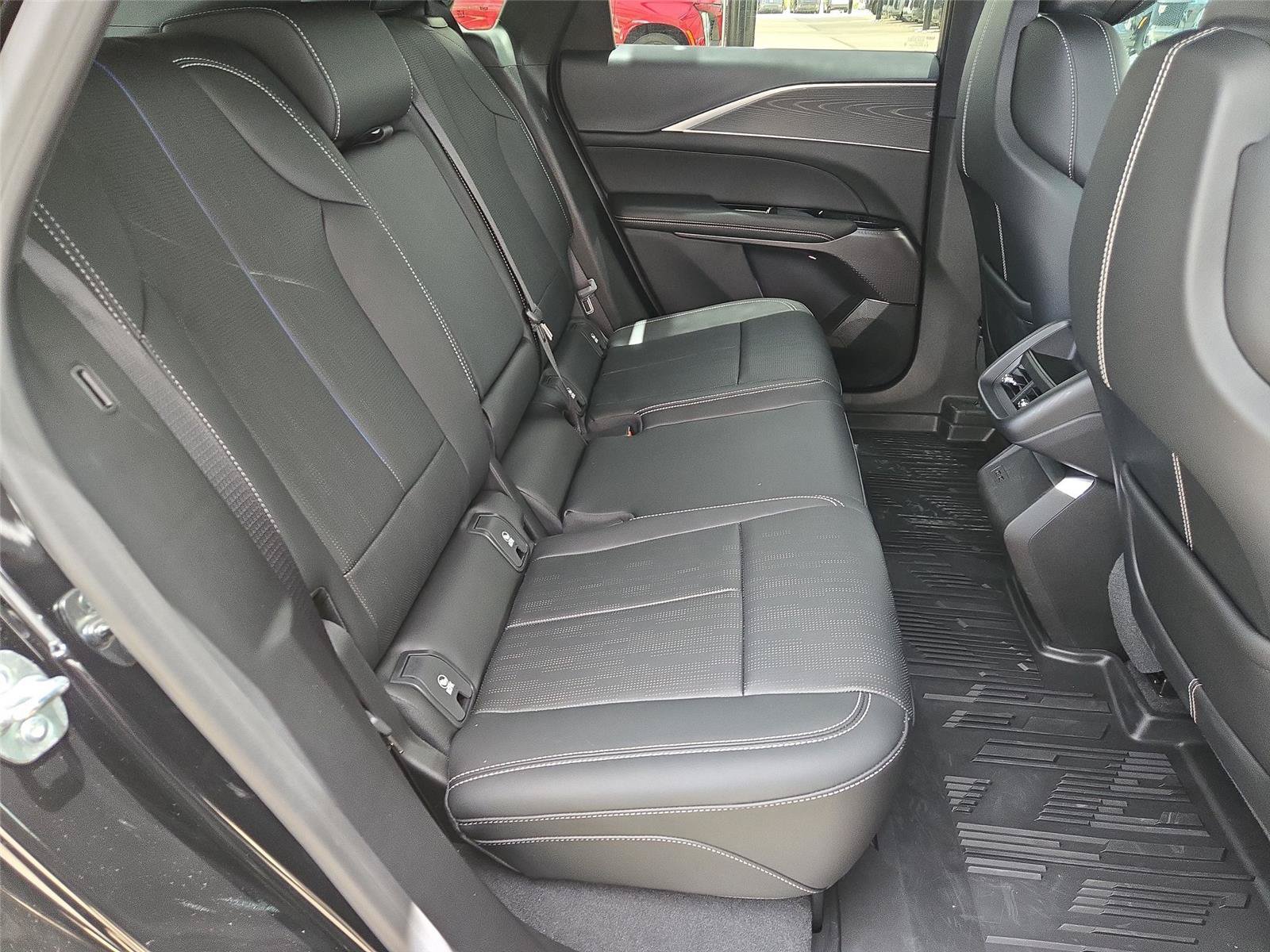 New 2025 Cadillac Lyriq Sport w/ LPO, Floor Liner Package AWD/4WD image 29