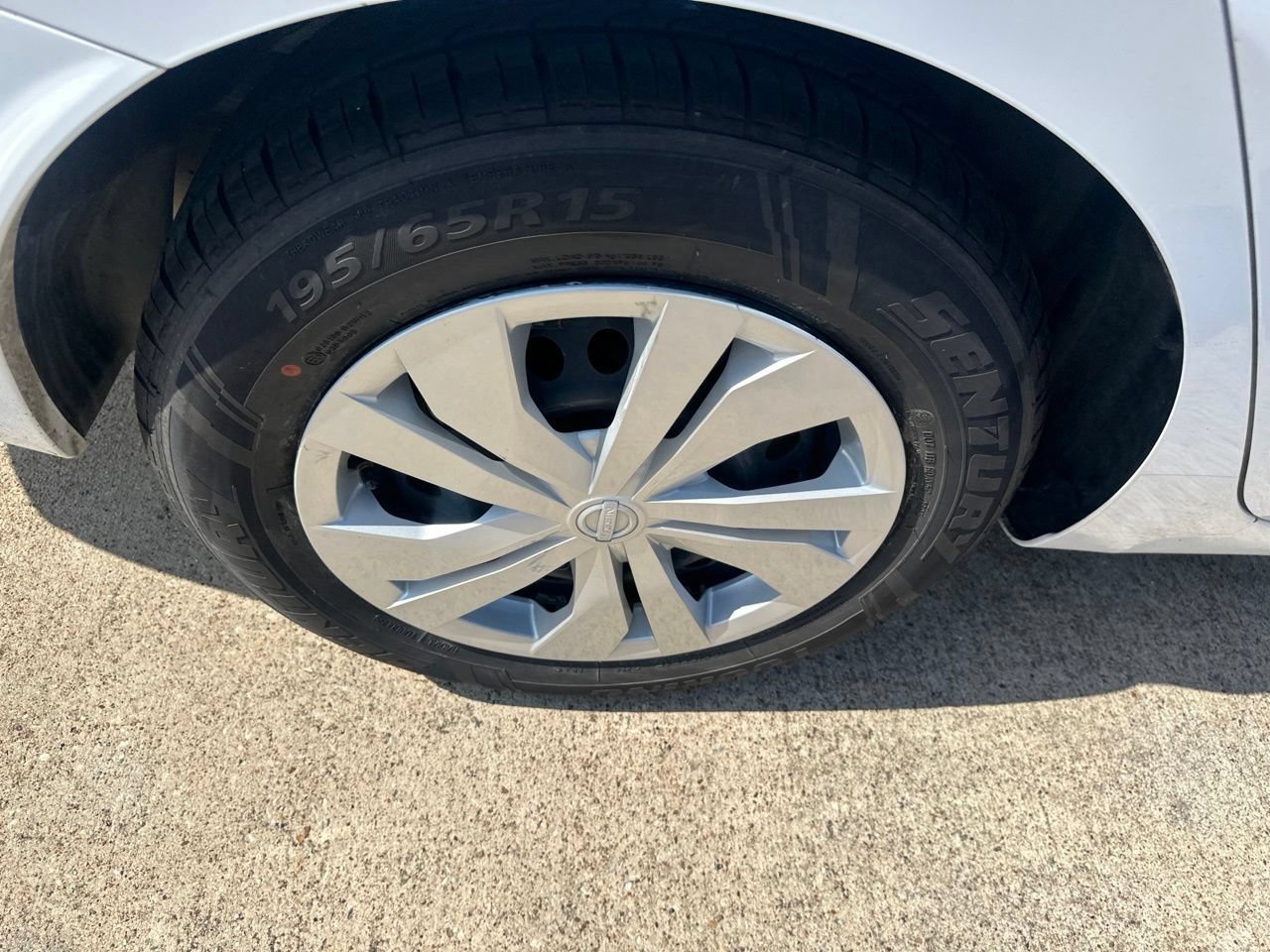 Used 2022 Nissan Versa S FWD image 19