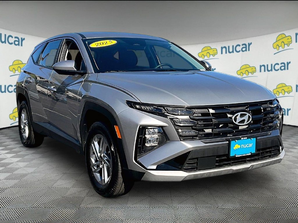 Used 2025 Hyundai Tucson SE AWD/4WD image 1