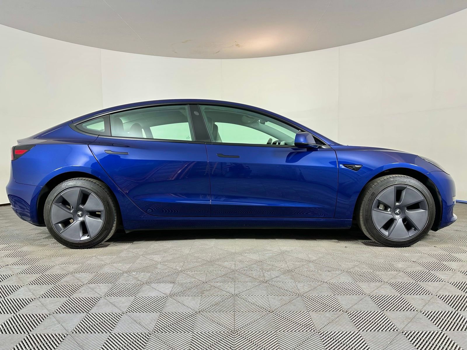 Used 2023 Tesla Model 3 Standard Range RWD image 27