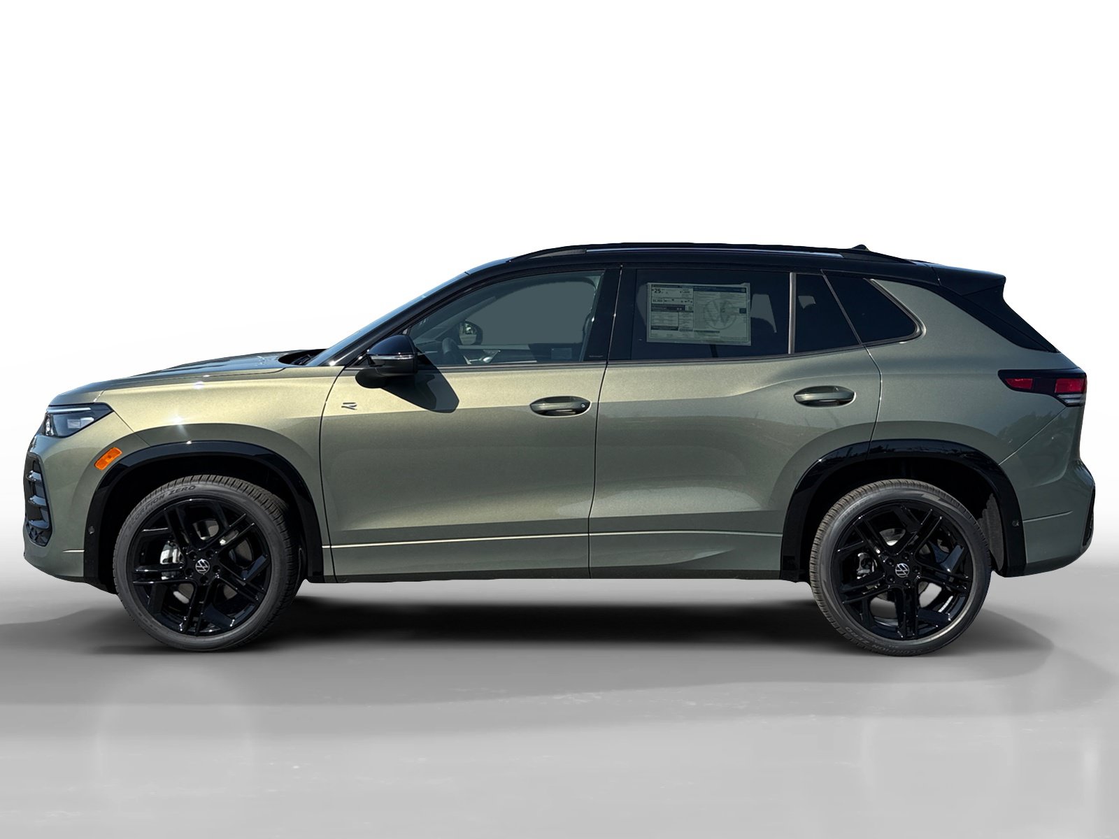New 2026 Volkswagen Tiguan SE R-Line AWD/4WD image 2