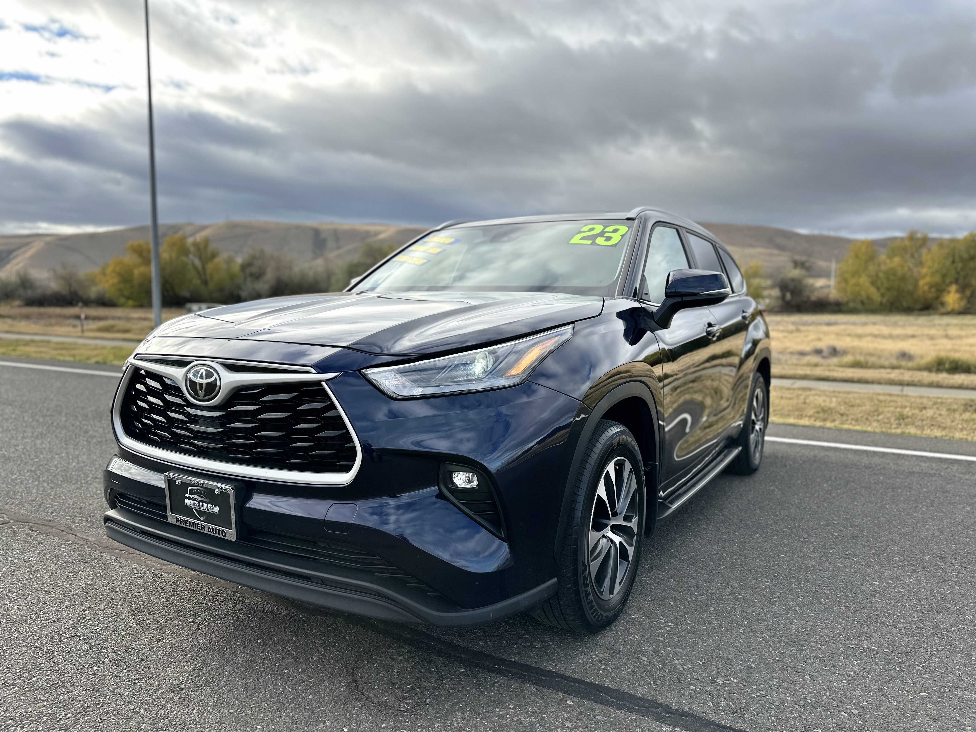 Used 2023 Toyota Highlander XLE